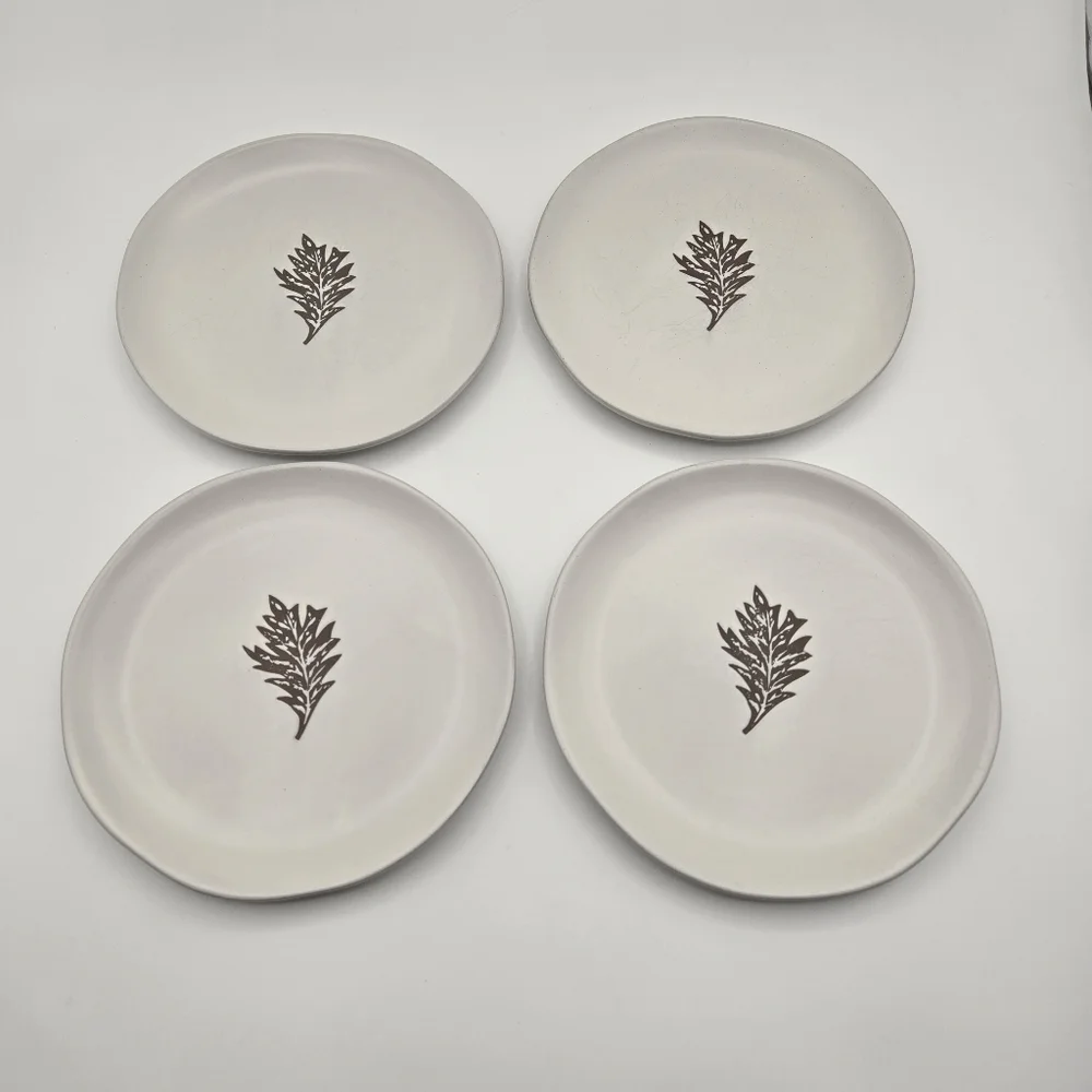Bee & Willow Set Of 4 White Leaf Print Dessert Appetizer Salad Stoneware Plates